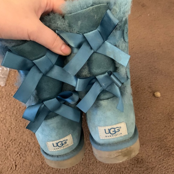 ugg - Picture 1 of 3